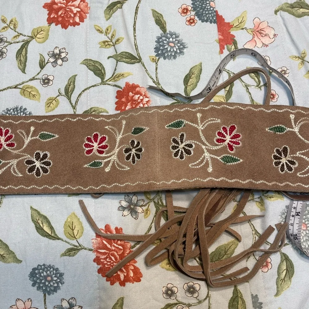 Leather Floral Embroidered Floral Stitched Belt